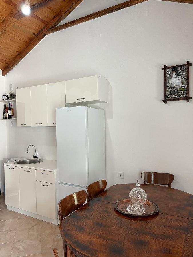 וירפזאר Lakeview Apartments Jolicic מראה חיצוני תמונה
