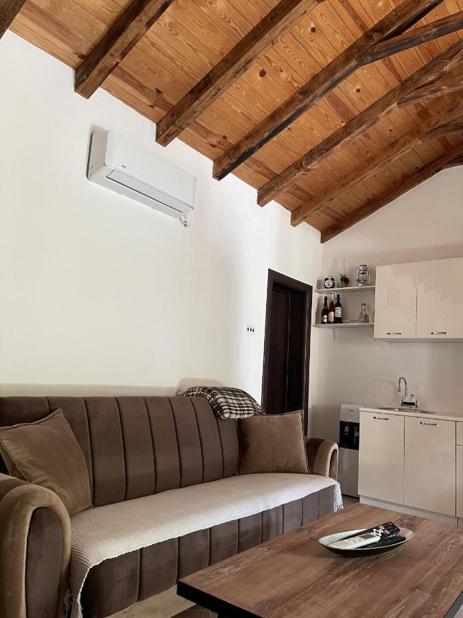 וירפזאר Lakeview Apartments Jolicic מראה חיצוני תמונה